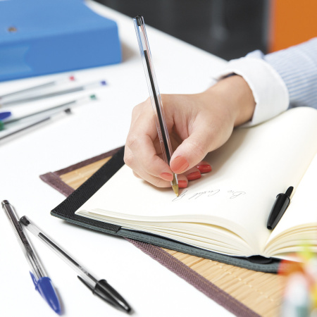 Ручка шариковая BIC "Cristal", СИНЯЯ, корпус прозрачный, узел 1 мм, линия письма 0,32 мм, 847898 - Ручки шариковые неавтоматические